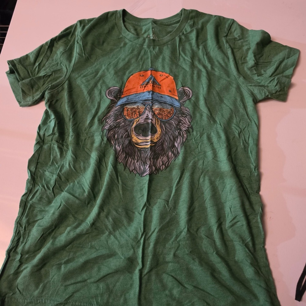 Wild Tribute Mens Bryce Canyon Bear Graphic T-Shirt Green Size M